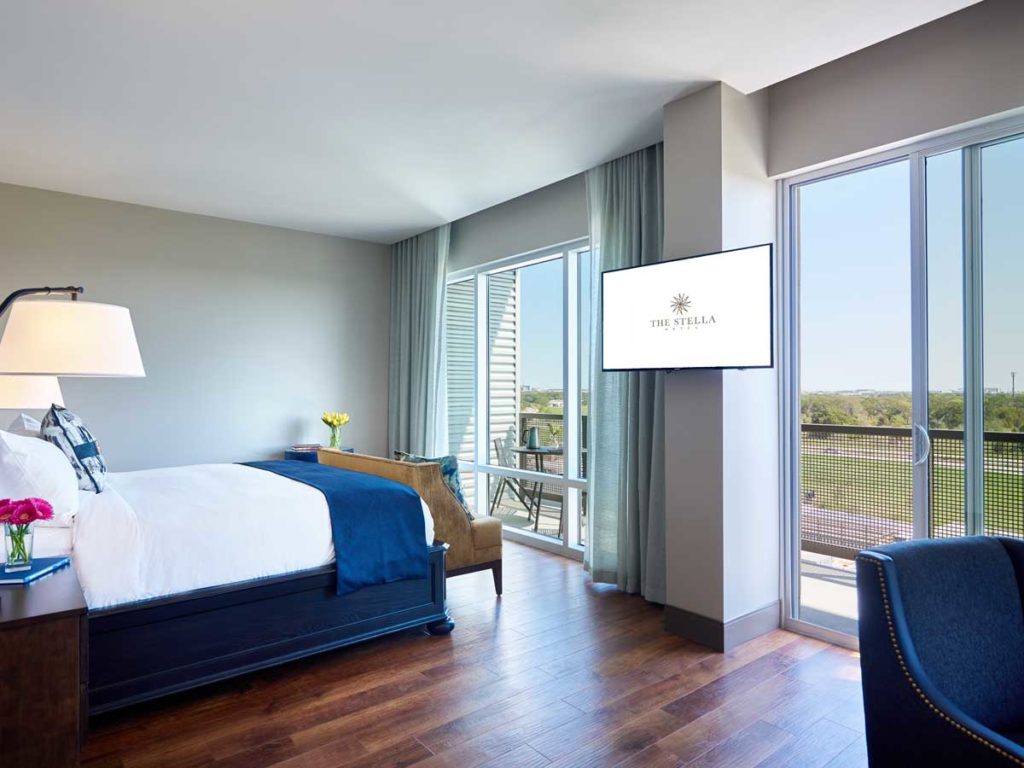 Guestroom with a television.