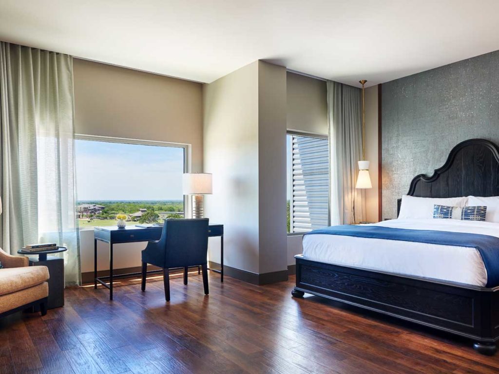 Guestroom with a desk.